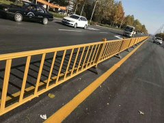 道路护栏是高速公路的重大里程碑